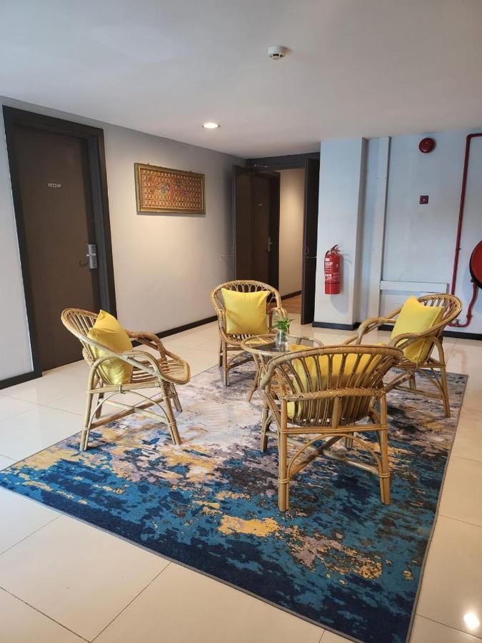 Lovita Hotel Куантан Екстериор снимка
