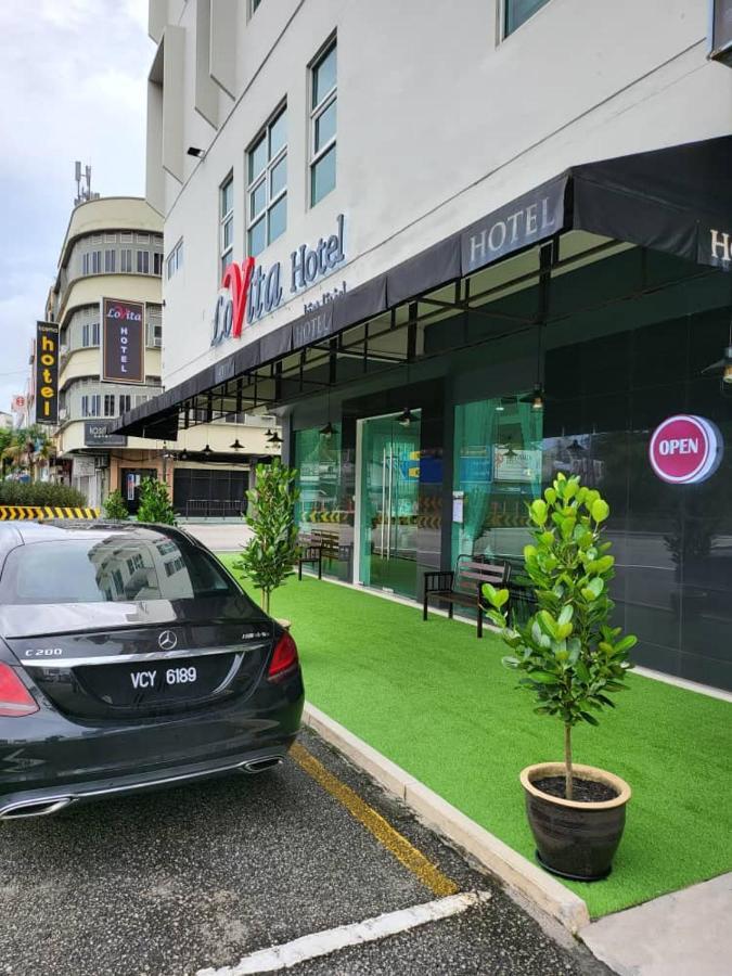 Lovita Hotel Куантан Екстериор снимка