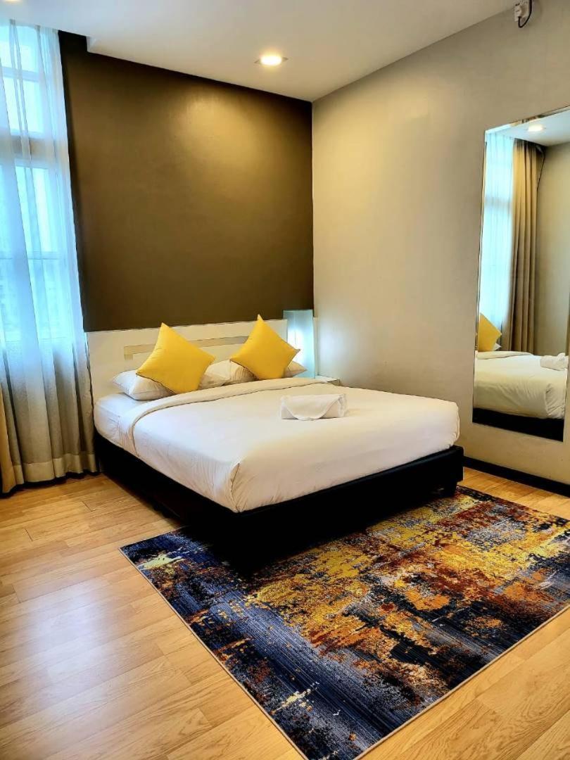 Lovita Hotel Куантан Екстериор снимка