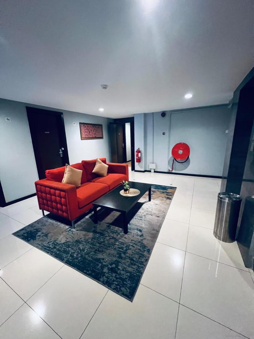 Lovita Hotel Куантан Екстериор снимка