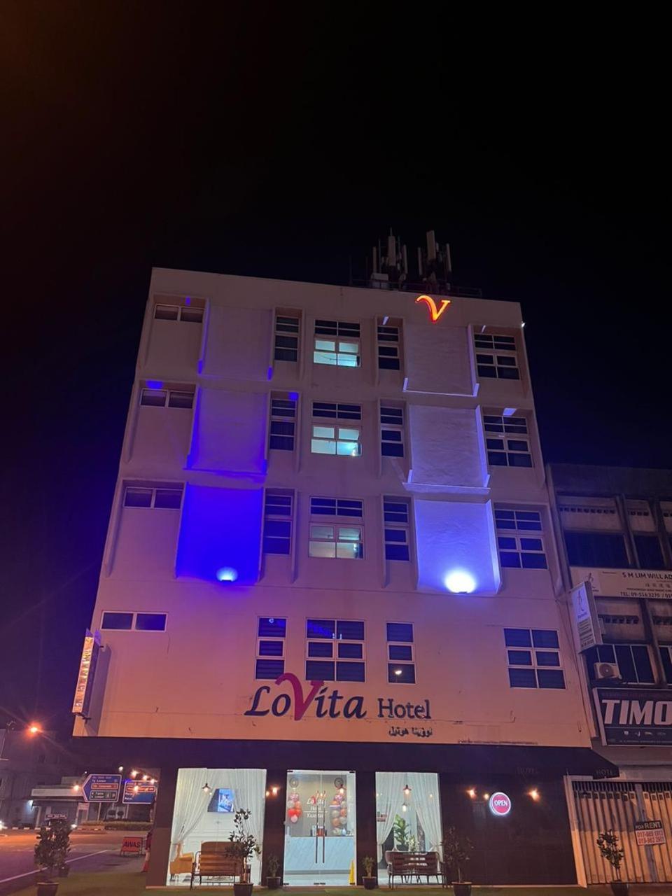 Lovita Hotel Куантан Екстериор снимка