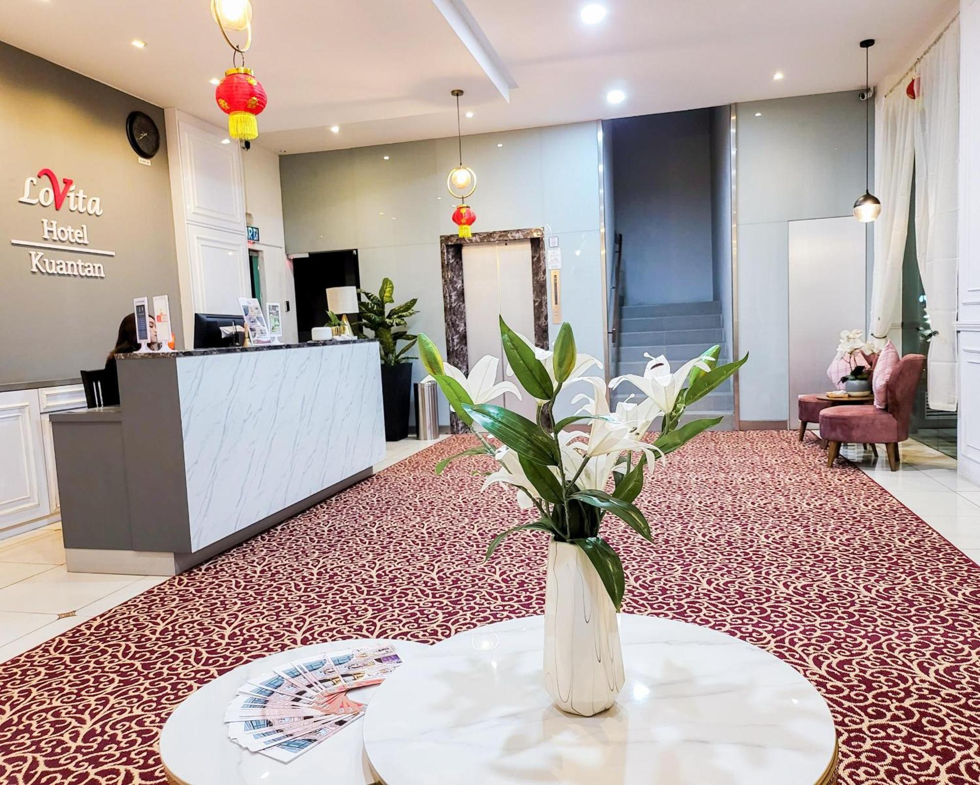 Lovita Hotel Куантан Екстериор снимка