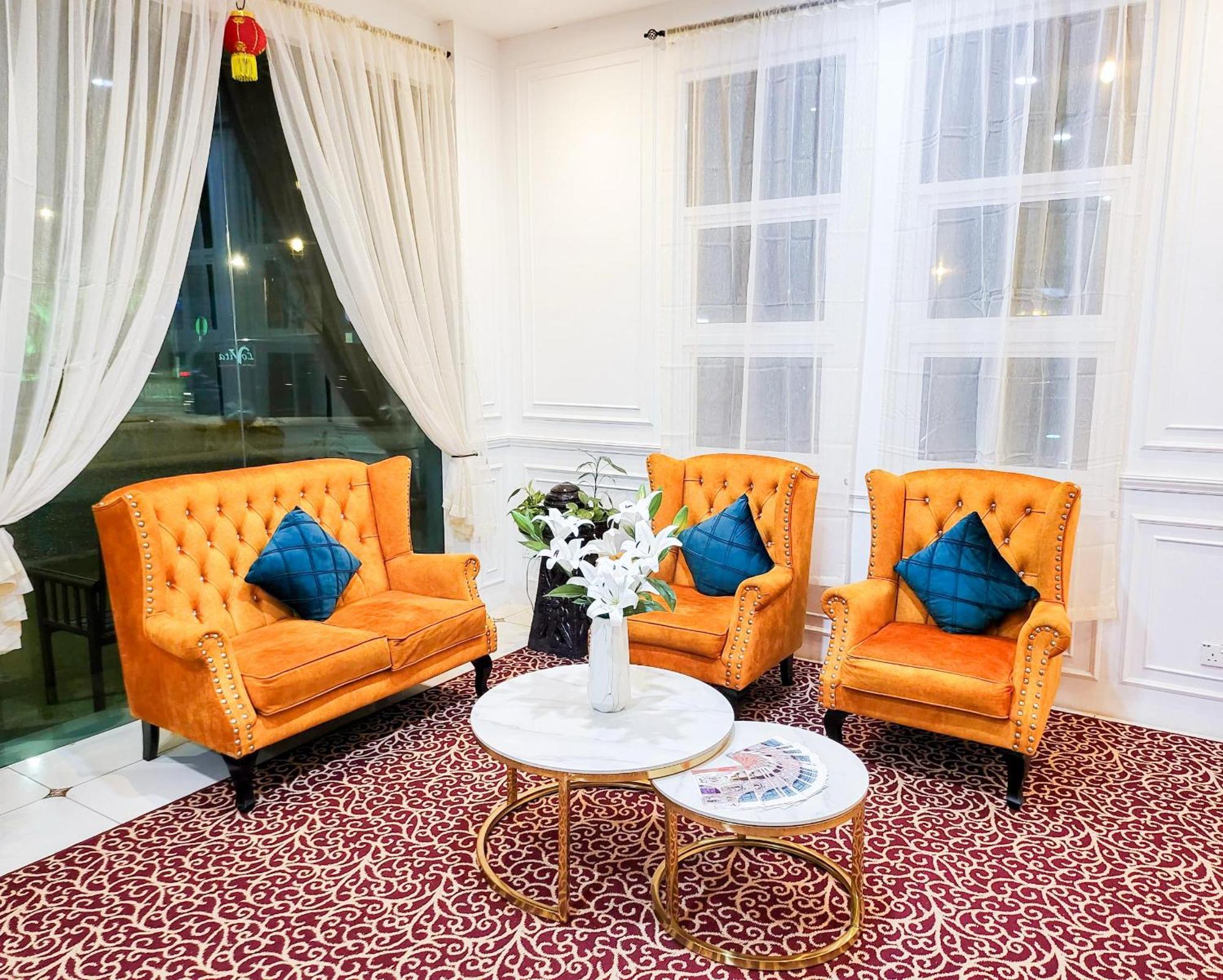 Lovita Hotel Куантан Екстериор снимка