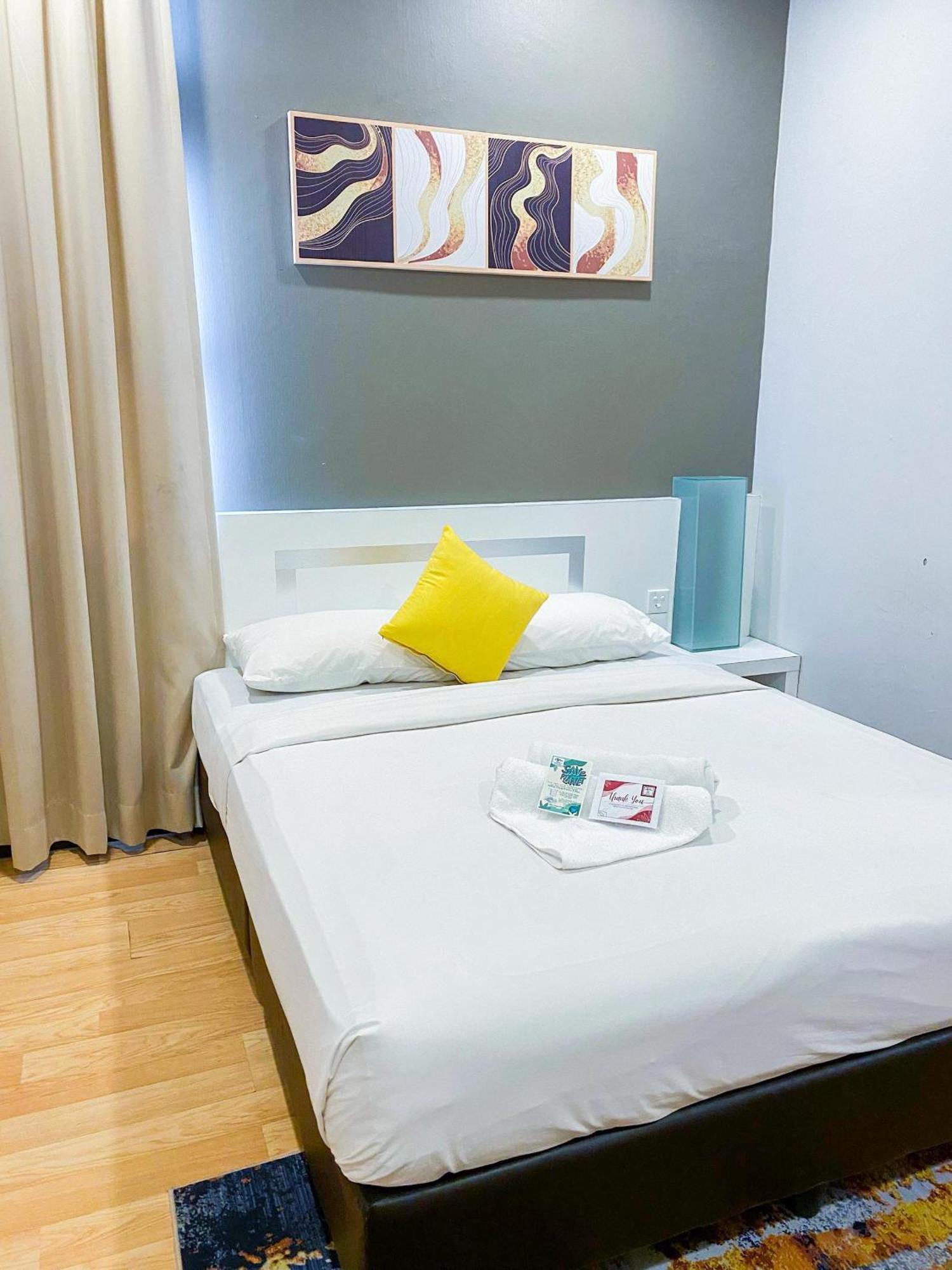 Lovita Hotel Куантан Екстериор снимка